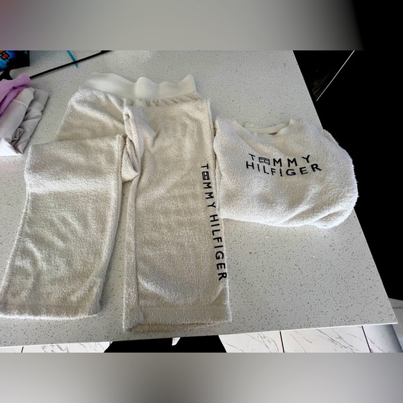 Sweatsuits - Picture 2 of 10